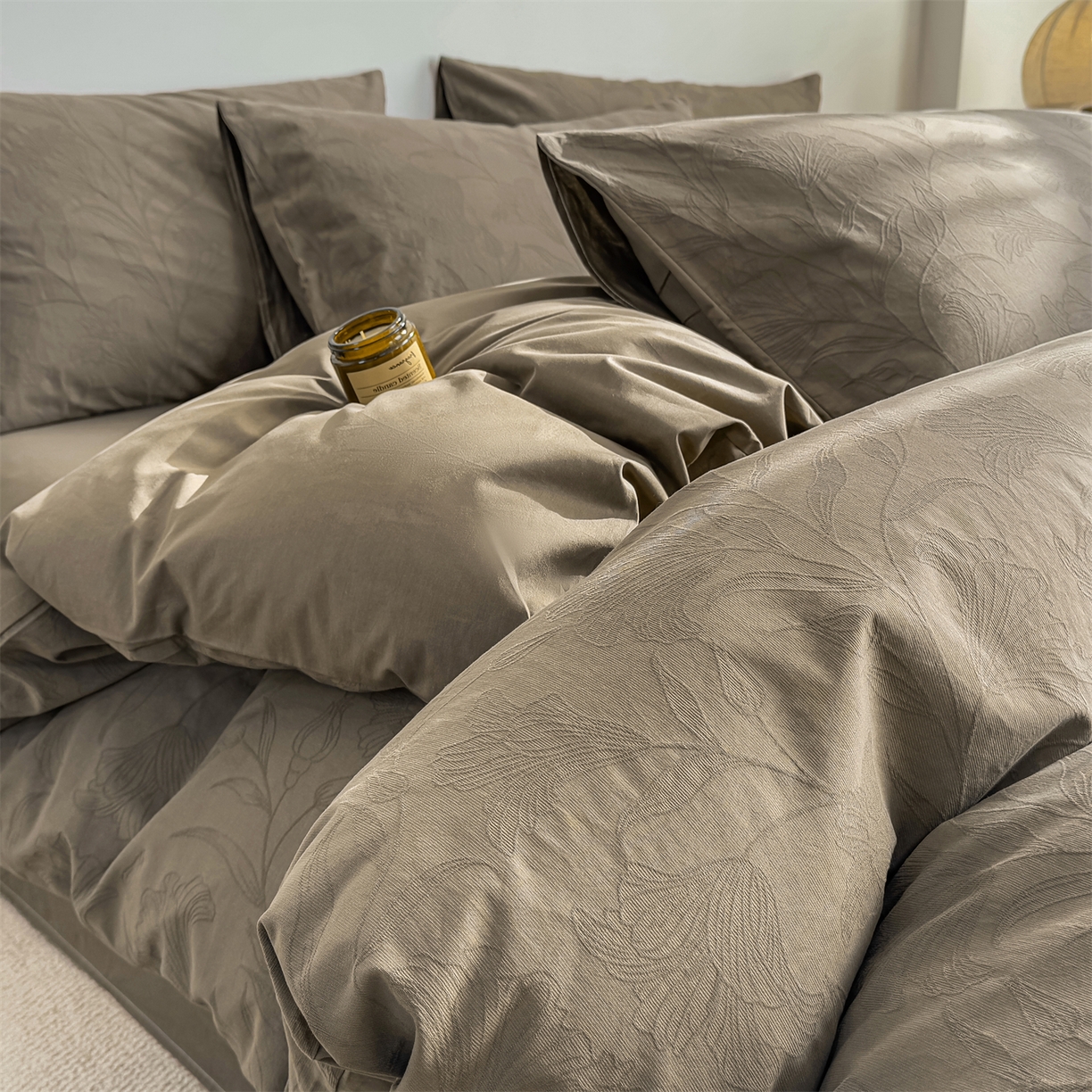 91家纺网 家纺一手货源 找家纺 灰鲸 2026新款全棉纯棉厚织三层水洗色织提花四件套 芳菲-摩卡