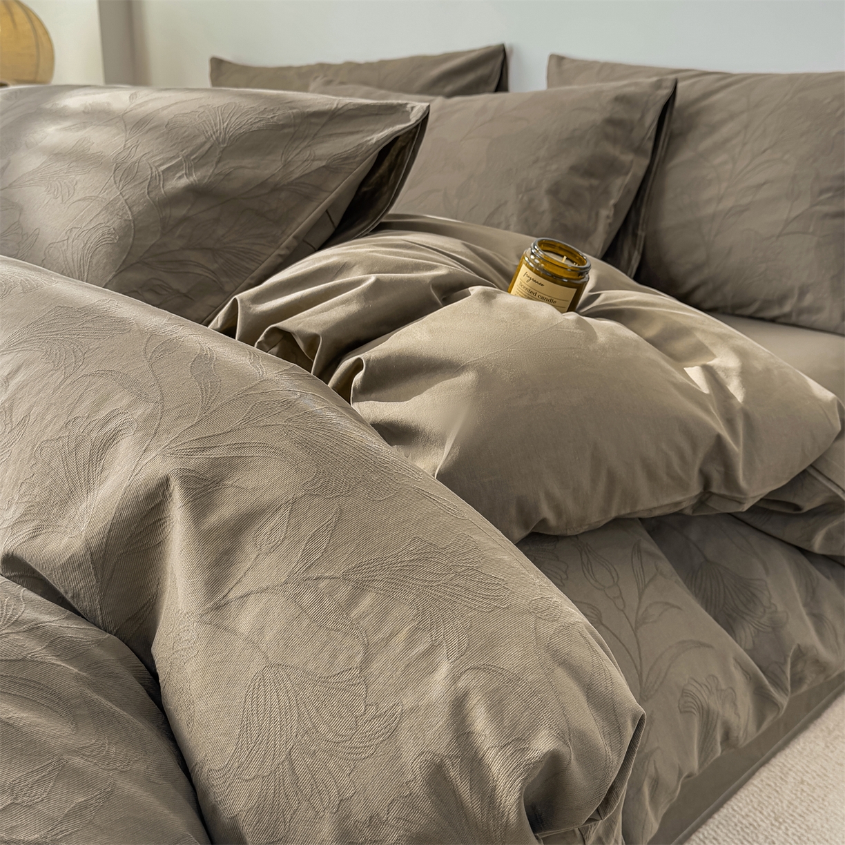 91家纺网 家纺一手货源 找家纺 灰鲸 2026新款全棉纯棉厚织三层水洗色织提花四件套 芳菲-摩卡