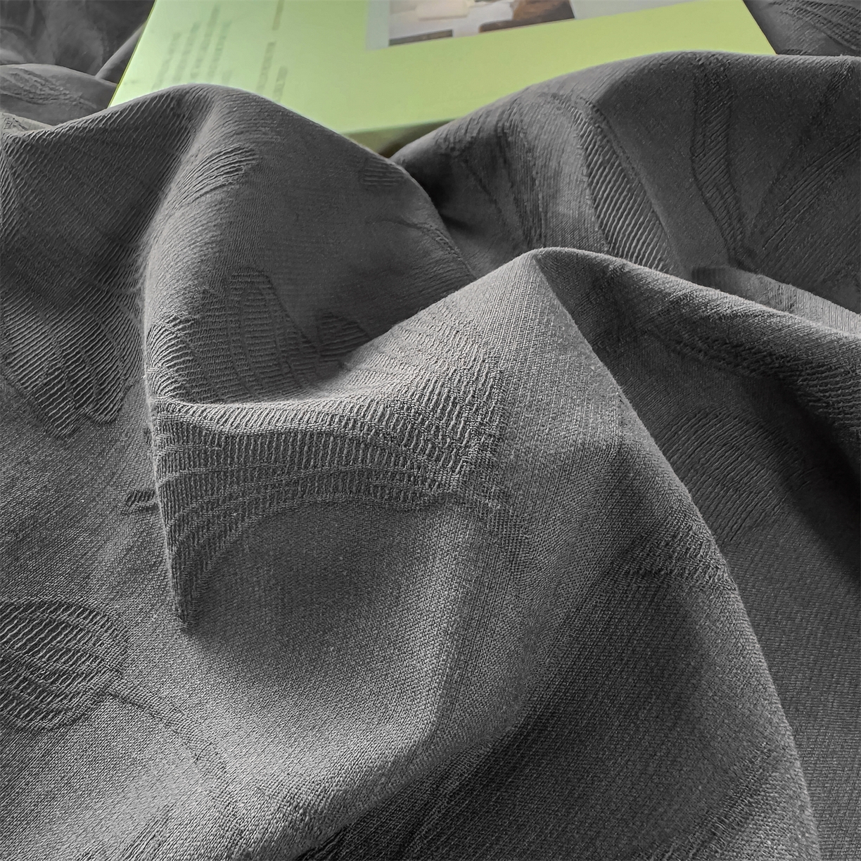 91家纺网 家纺一手货源 找家纺 灰鲸 2026新款全棉纯棉厚织三层水洗色织提花四件套 芳菲-素墨