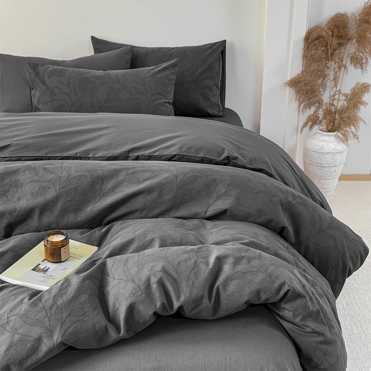 91家纺网 家纺一手货源 找家纺 灰鲸 2026新款全棉纯棉厚织三层水洗色织提花四件套 芳菲-素墨