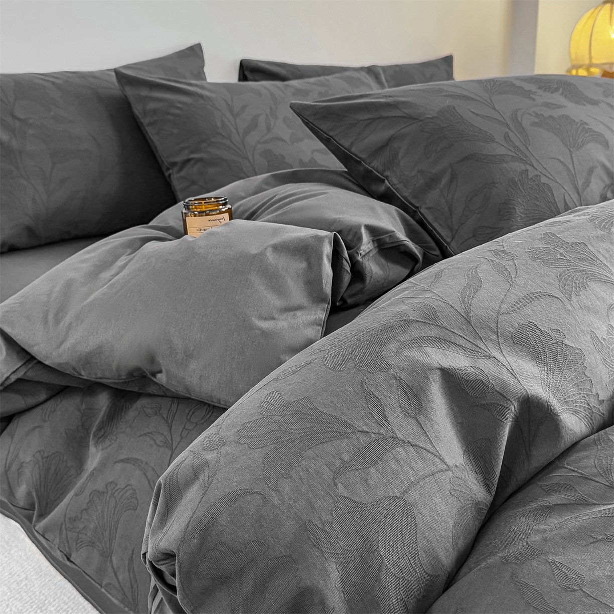 91家纺网 家纺一手货源 找家纺 灰鲸 2026新款全棉纯棉厚织三层水洗色织提花四件套 芳菲-素墨