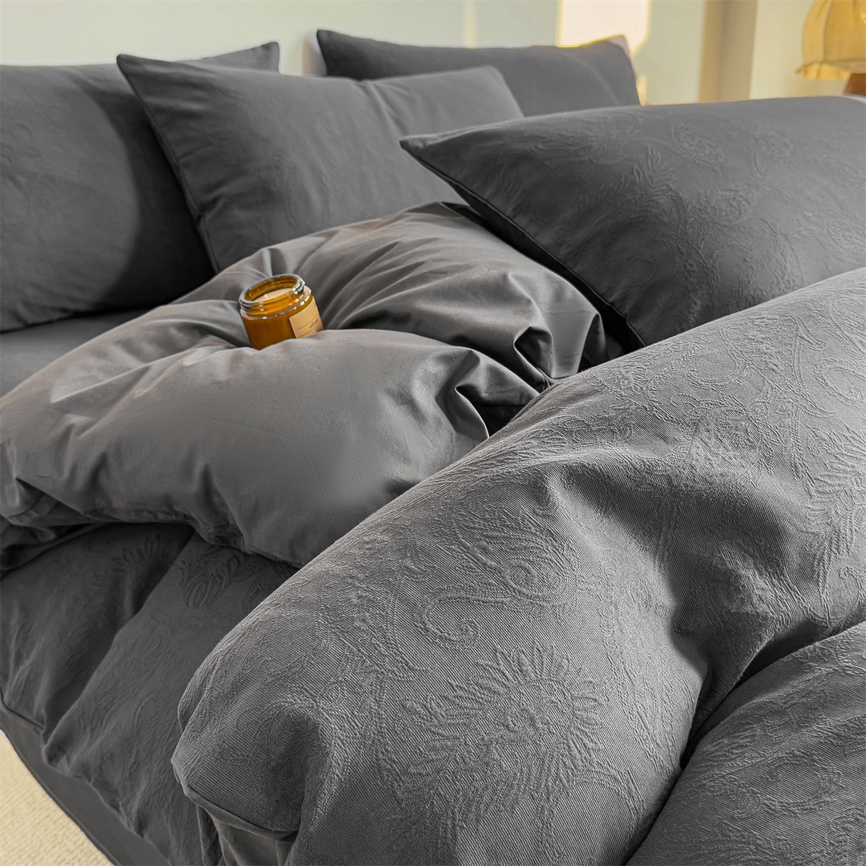 91家纺网 家纺一手货源 找家纺 灰鲸 2026新款全棉纯棉厚织三层水洗色织提花四件套 罗格西亚-素墨