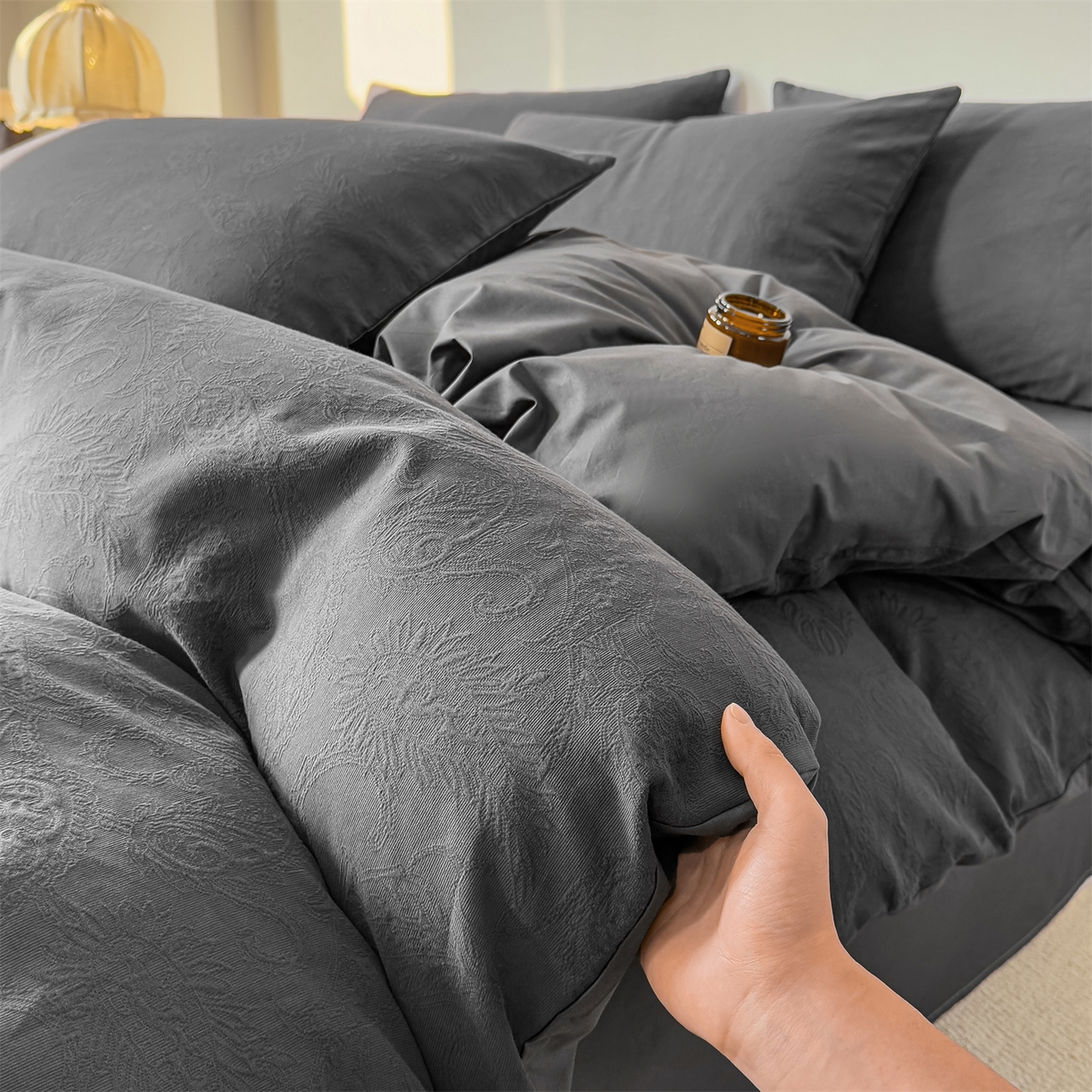 91家纺网 家纺一手货源 找家纺 灰鲸 2026新款全棉纯棉厚织三层水洗色织提花四件套 罗格西亚-素墨