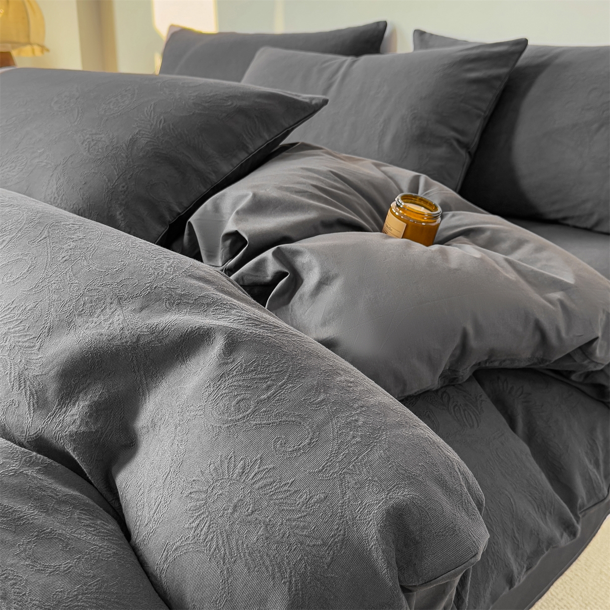 91家纺网 家纺一手货源 找家纺 灰鲸 2026新款全棉纯棉厚织三层水洗色织提花四件套 罗格西亚-素墨