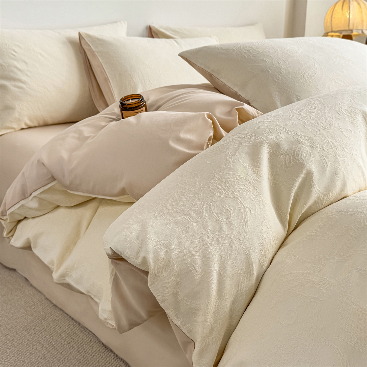 91家纺网 家纺一手货源 找家纺 灰鲸 2026新款全棉纯棉厚织三层水洗色织提花四件套 罗格西亚-杏仁奶霜