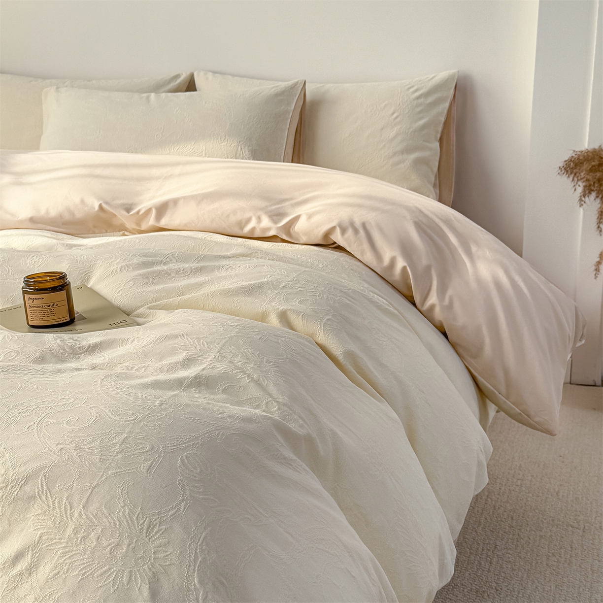 91家纺网 家纺一手货源 找家纺 灰鲸 2026新款全棉纯棉厚织三层水洗色织提花四件套 罗格西亚-杏仁奶霜