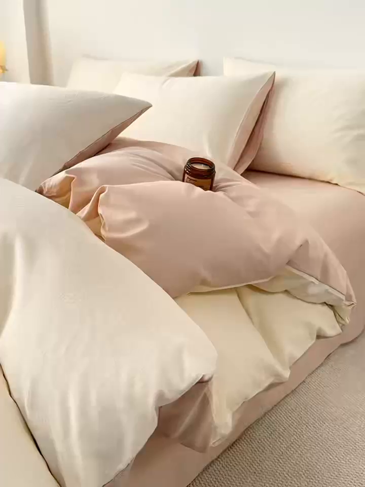 91家纺网 家纺一手货源 找家纺 灰鲸 2026新款全棉纯棉厚织三层水洗色织提花四件套 罗格西亚-杏仁奶霜