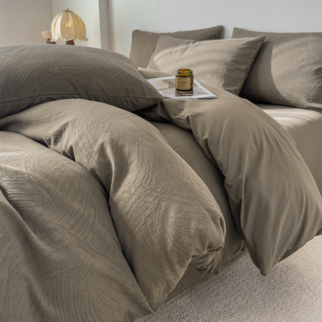 91家纺网 家纺一手货源 找家纺 灰鲸 2026新款全棉纯棉厚织三层水洗色织提花四件套 柔丝漫语-摩卡