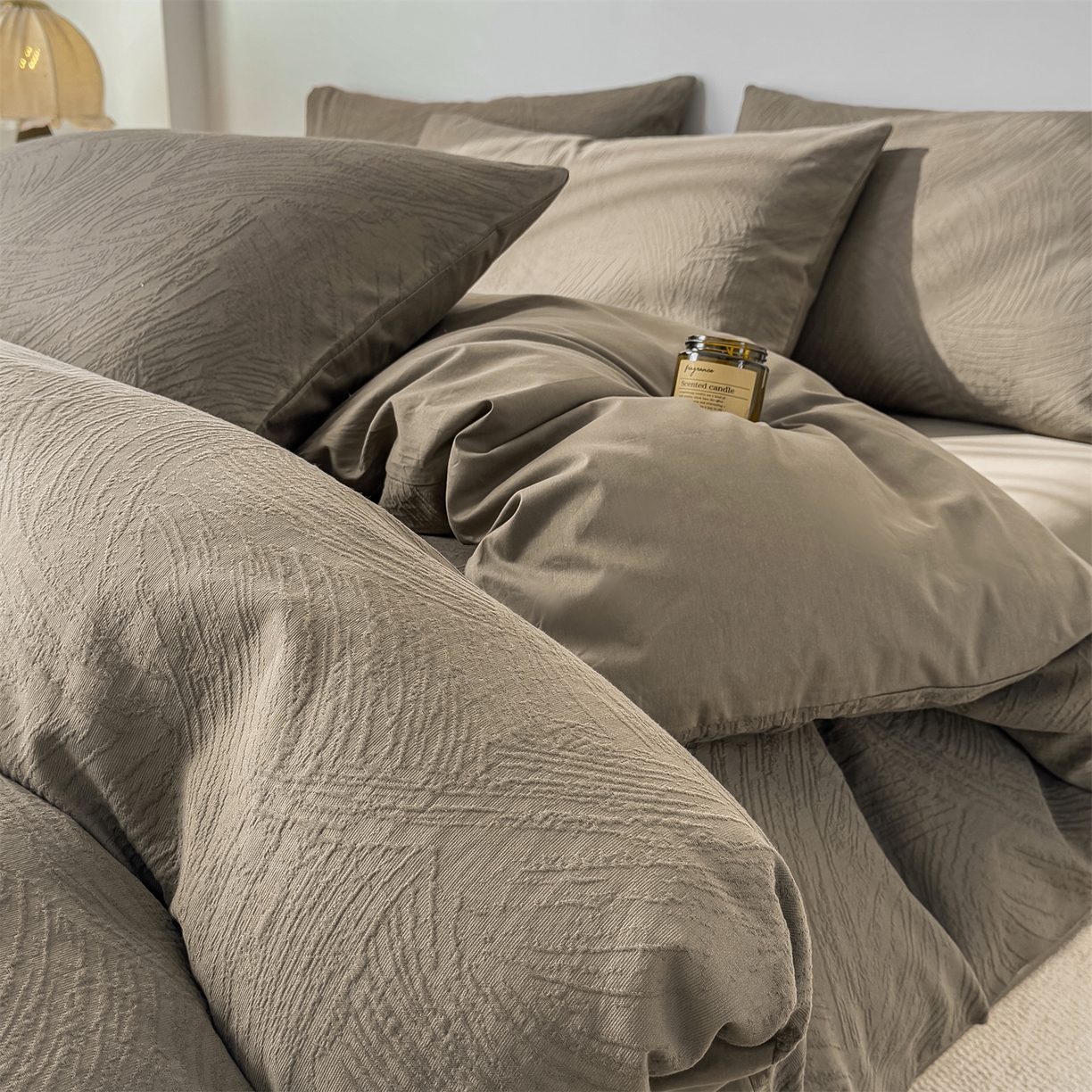 91家纺网 家纺一手货源 找家纺 灰鲸 2026新款全棉纯棉厚织三层水洗色织提花四件套 柔丝漫语-摩卡