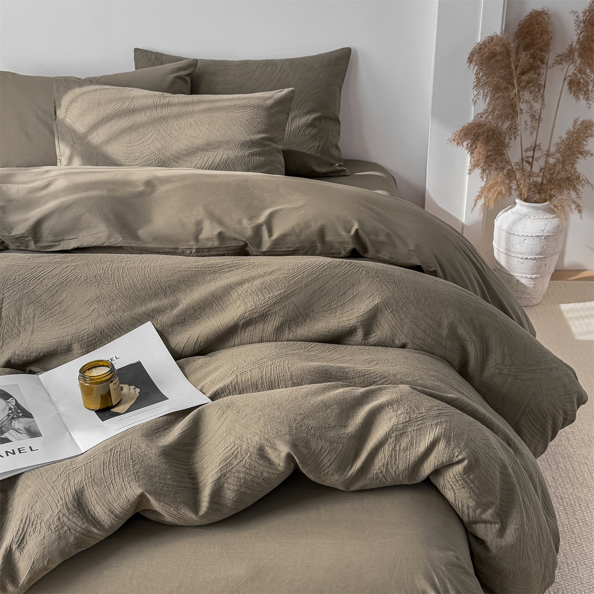 91家纺网 家纺一手货源 找家纺 灰鲸 2026新款全棉纯棉厚织三层水洗色织提花四件套 柔丝漫语-摩卡