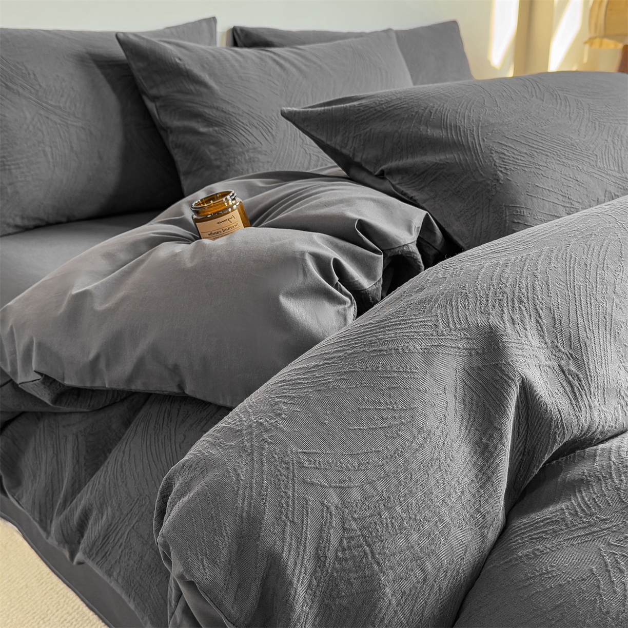 91家纺网 家纺一手货源 找家纺 灰鲸 2026新款全棉纯棉厚织三层水洗色织提花四件套 柔丝漫语-素墨