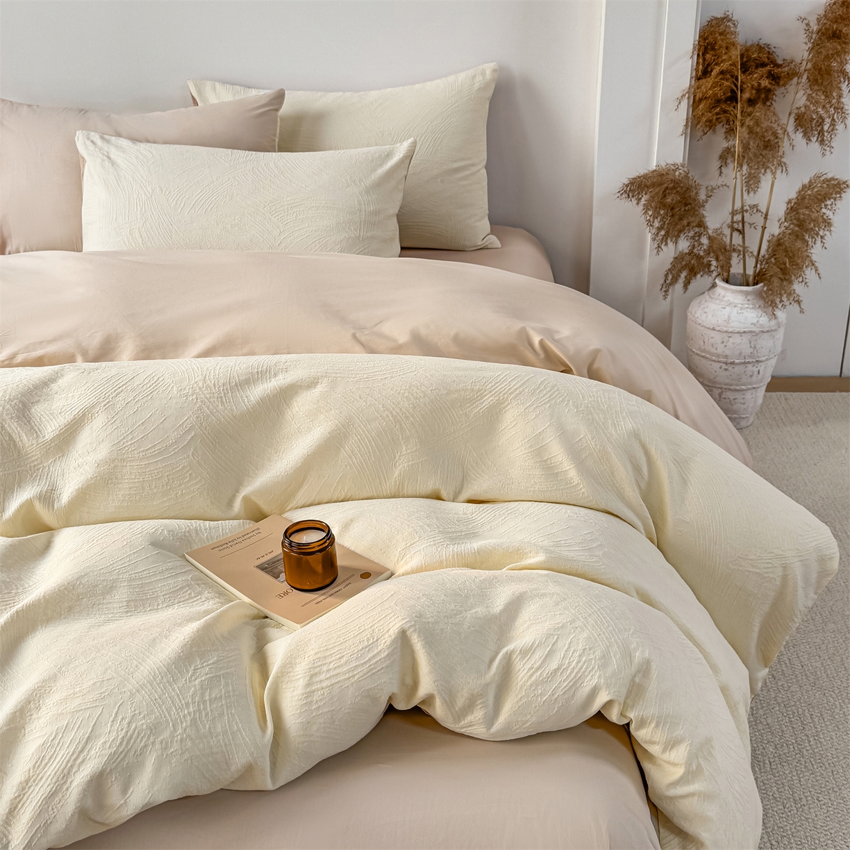 91家纺网 家纺一手货源 找家纺 灰鲸 2026新款全棉纯棉厚织三层水洗色织提花四件套 柔丝漫语-杏仁奶霜