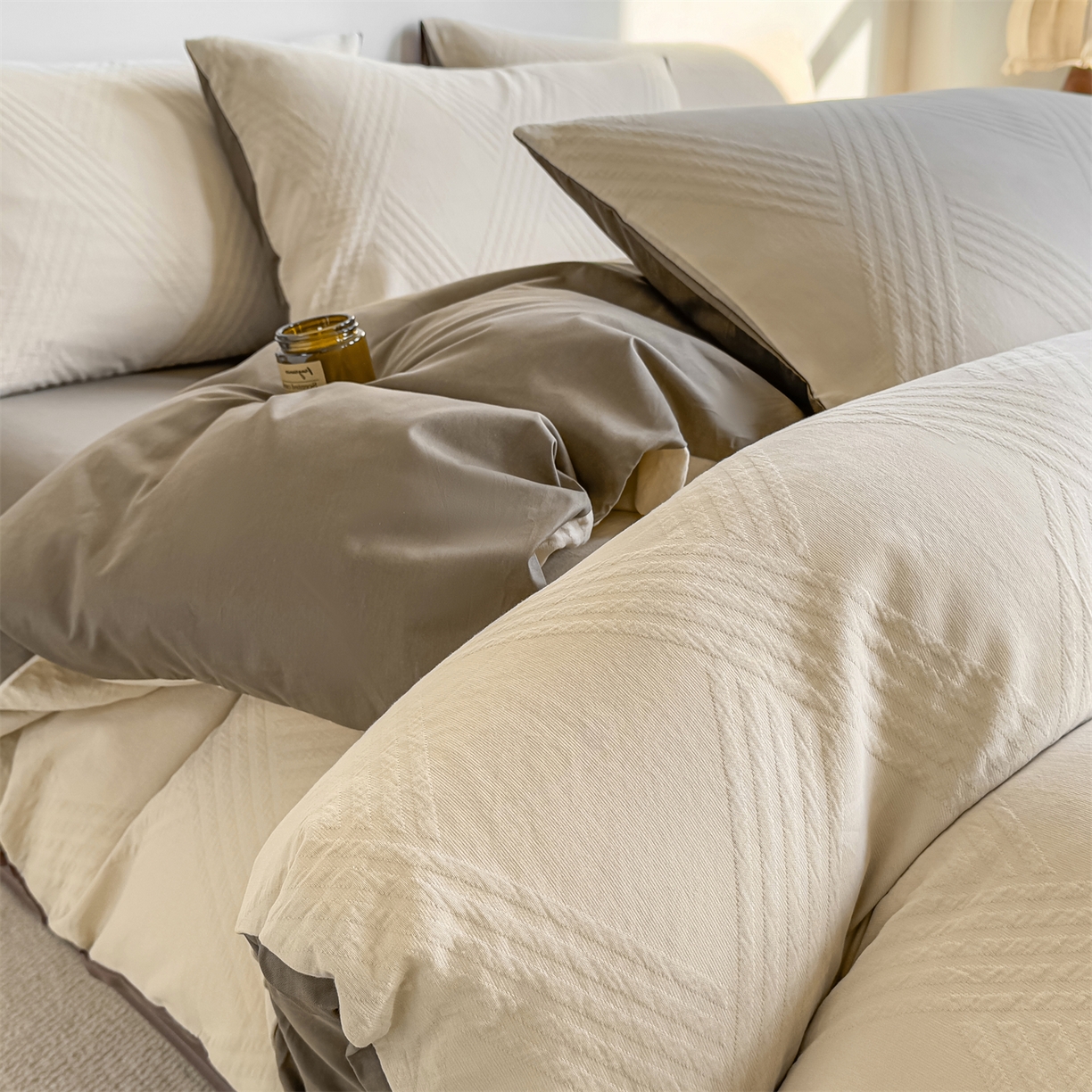 91家纺网 家纺一手货源 找家纺 灰鲸 2026新款全棉纯棉厚织三层水洗色织提花四件套 维希-可可奶咖