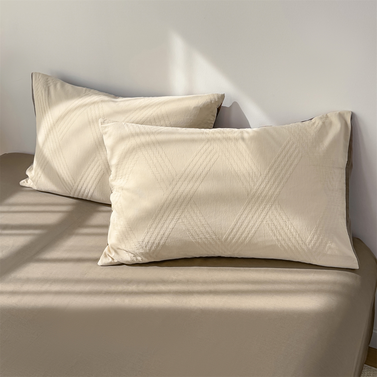 91家纺网 家纺一手货源 找家纺 灰鲸 2026新款全棉纯棉厚织三层水洗色织提花四件套 维希-可可奶咖