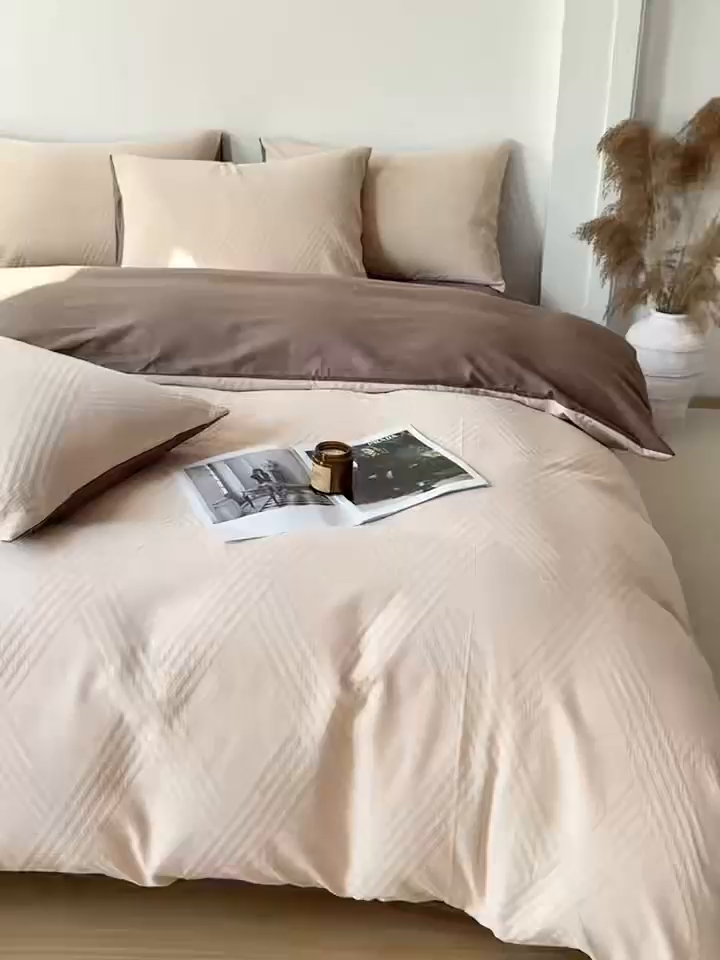 91家纺网 家纺一手货源 找家纺 灰鲸 2026新款全棉纯棉厚织三层水洗色织提花四件套 维希-可可奶咖