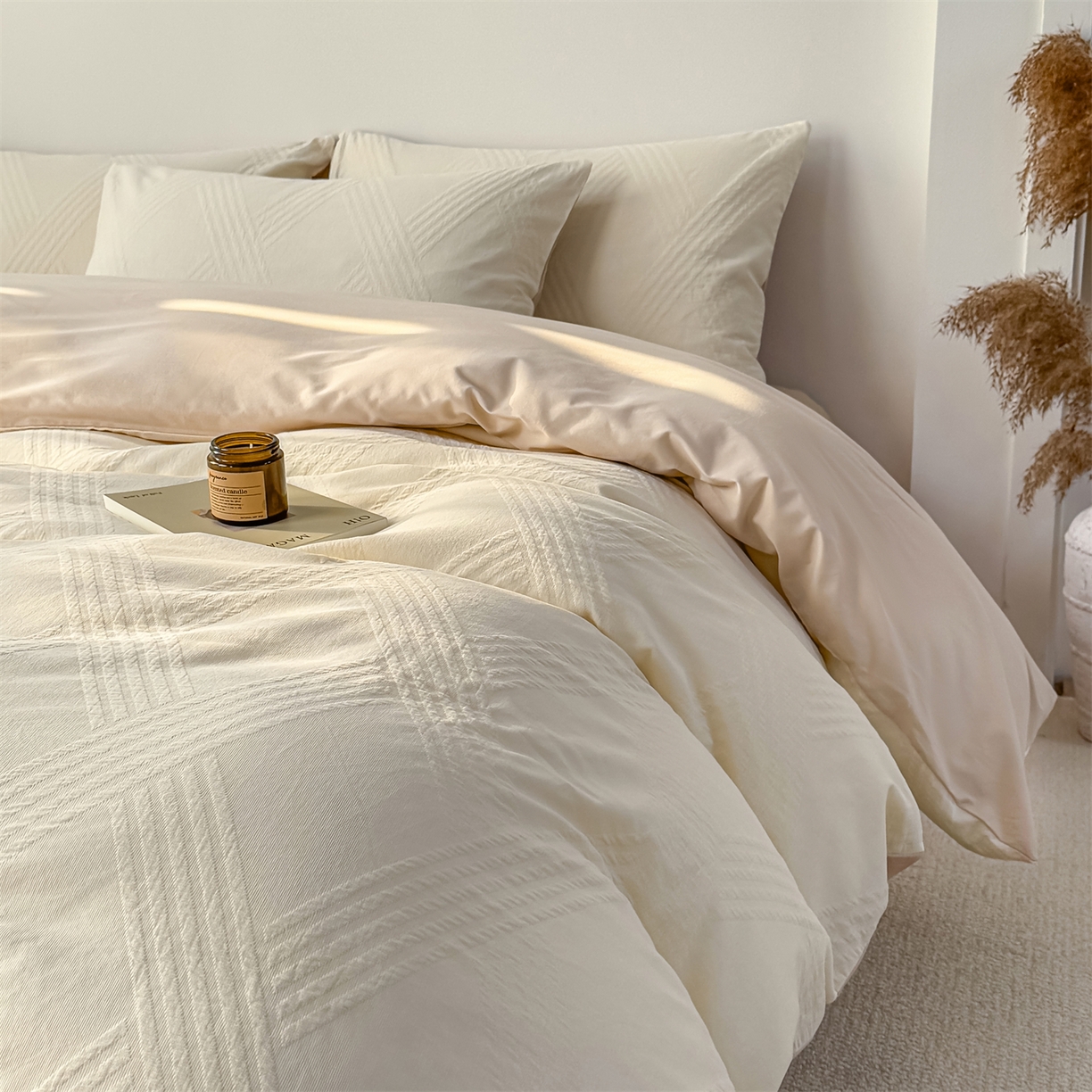 91家纺网 家纺一手货源 找家纺 灰鲸 2026新款全棉纯棉厚织三层水洗色织提花四件套 维希-杏仁奶霜