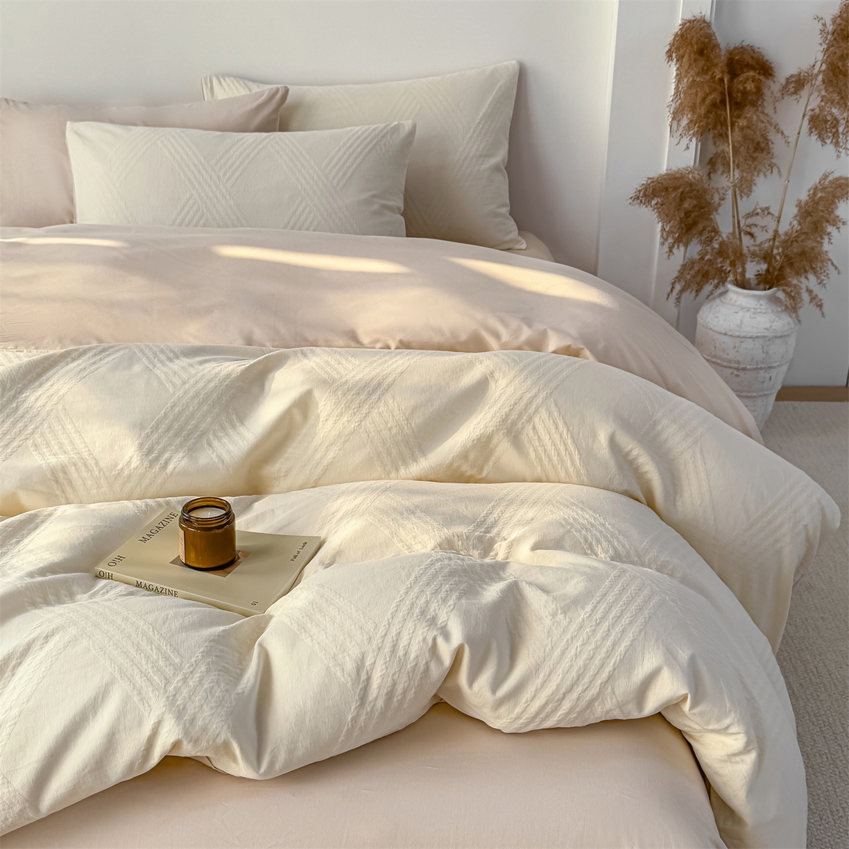 91家纺网 家纺一手货源 找家纺 灰鲸 2026新款全棉纯棉厚织三层水洗色织提花四件套 维希-杏仁奶霜