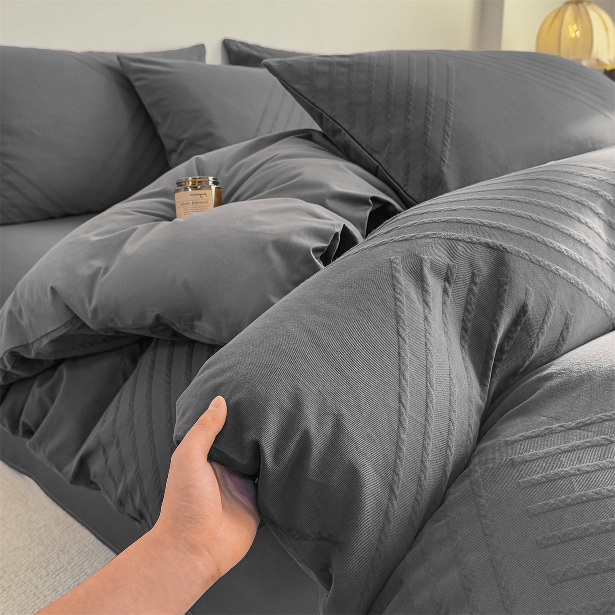 91家纺网 家纺一手货源 找家纺 灰鲸 2026新款全棉纯棉厚织三层水洗色织提花四件套 云汐-素墨