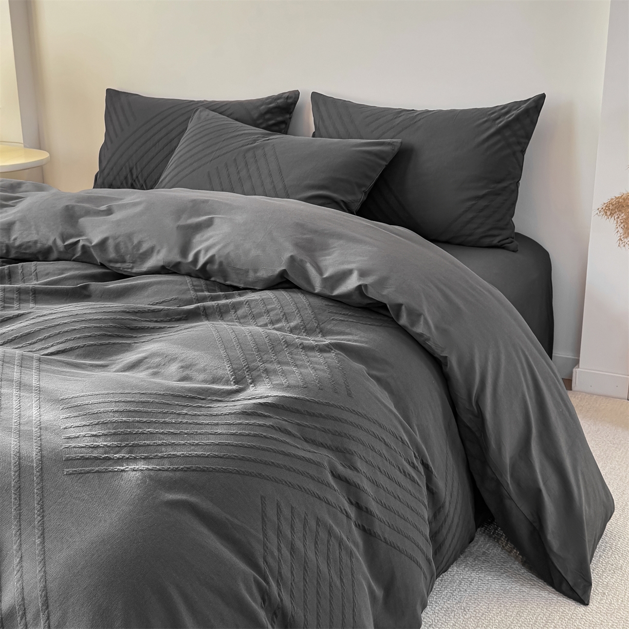 91家纺网 家纺一手货源 找家纺 灰鲸 2026新款全棉纯棉厚织三层水洗色织提花四件套 云汐-素墨