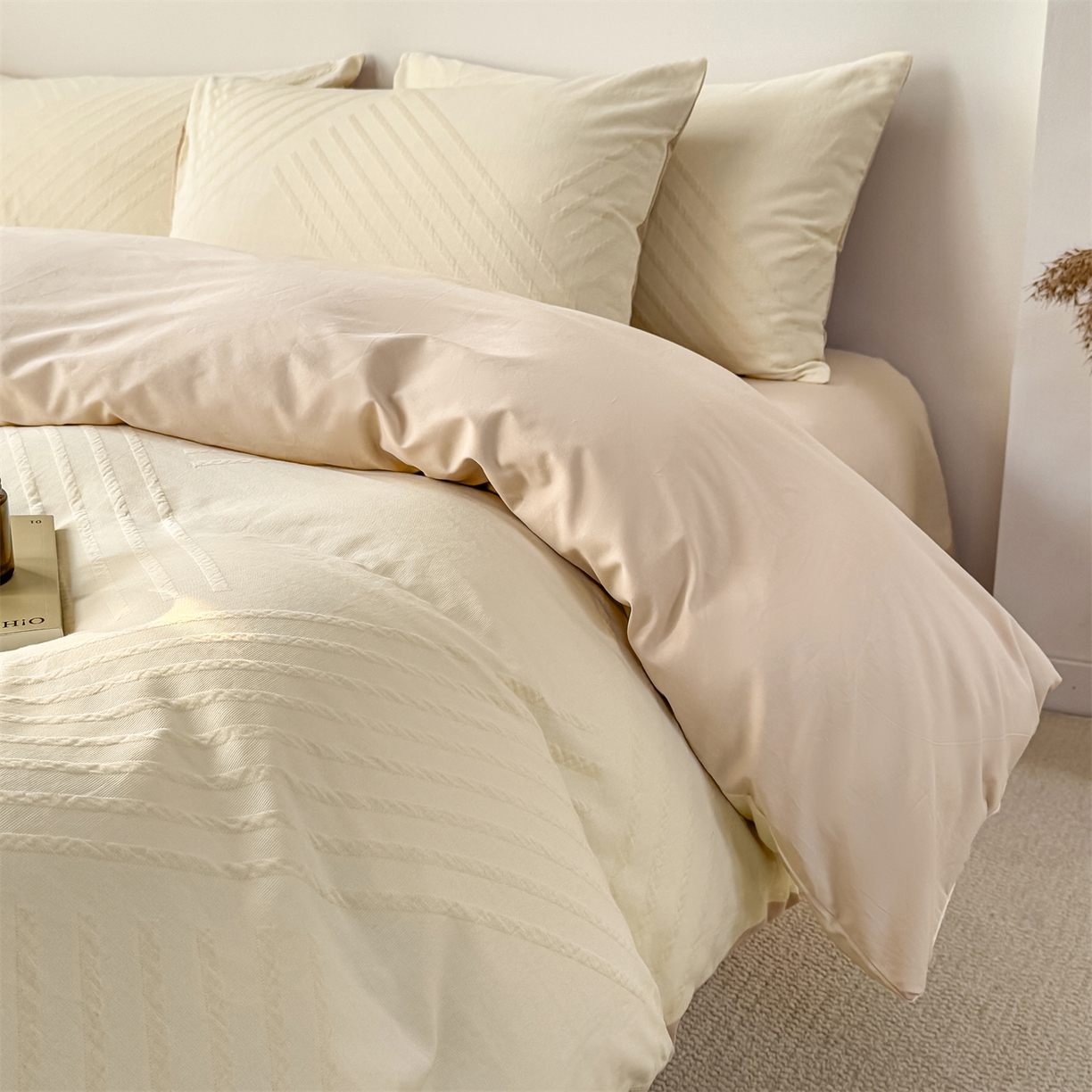 91家纺网 家纺一手货源 找家纺 灰鲸 2026新款全棉纯棉厚织三层水洗色织提花四件套 云汐-杏仁奶霜