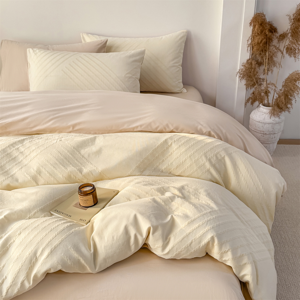 91家纺网 家纺一手货源 找家纺 灰鲸 2026新款全棉纯棉厚织三层水洗色织提花四件套 云汐-杏仁奶霜