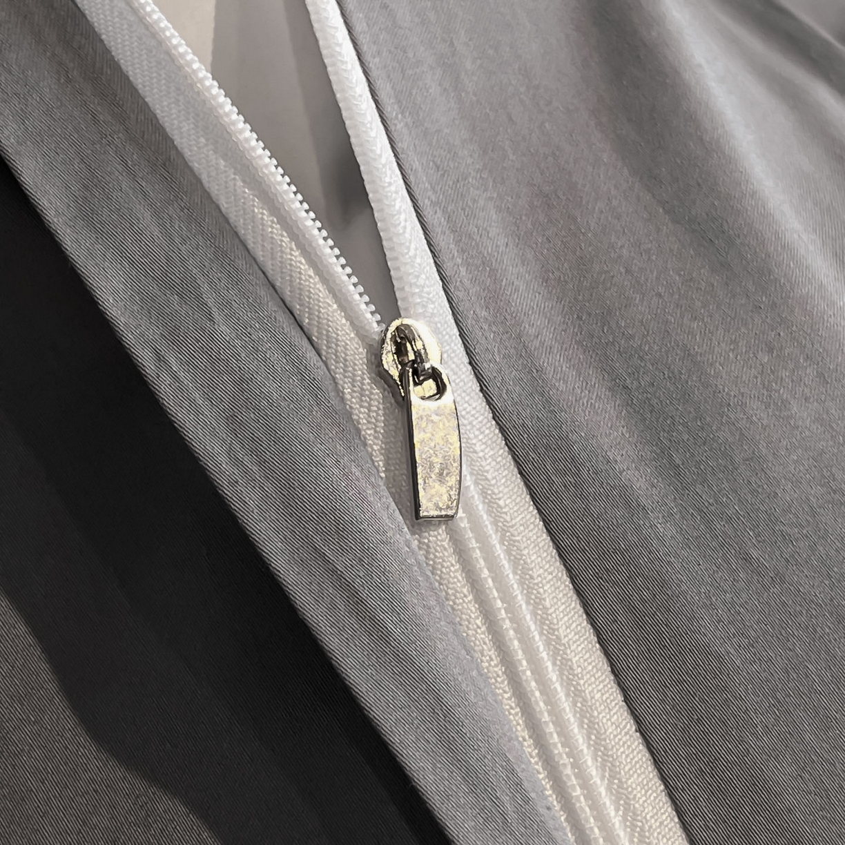 91家纺网 家纺一手货源 找家纺 博纳家纺 2026新款亲肤棉高精密色织提花四件套-海棠（控价劵后198 严格按控价来） 海棠-绅士灰