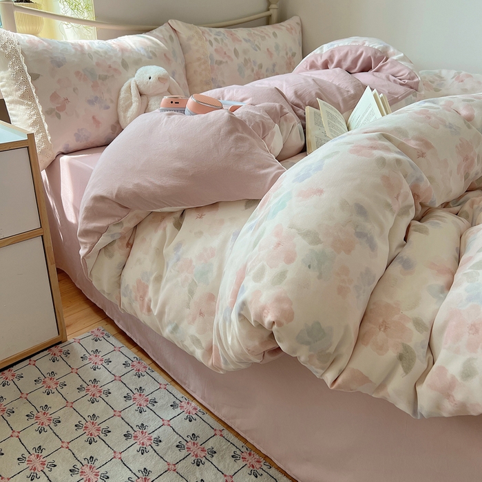 91家纺网 家纺一手货源 找家纺 慕澄家纺 2026新款双层纱针织棉蕾丝花边四件套 粉蓝油画