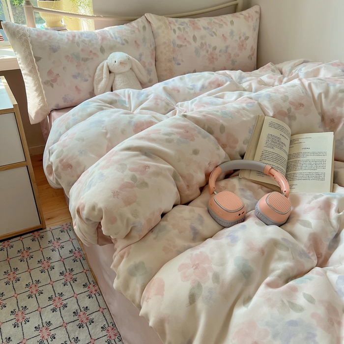 91家纺网 家纺一手货源 找家纺 慕澄家纺 2026新款双层纱针织棉蕾丝花边四件套 粉蓝油画