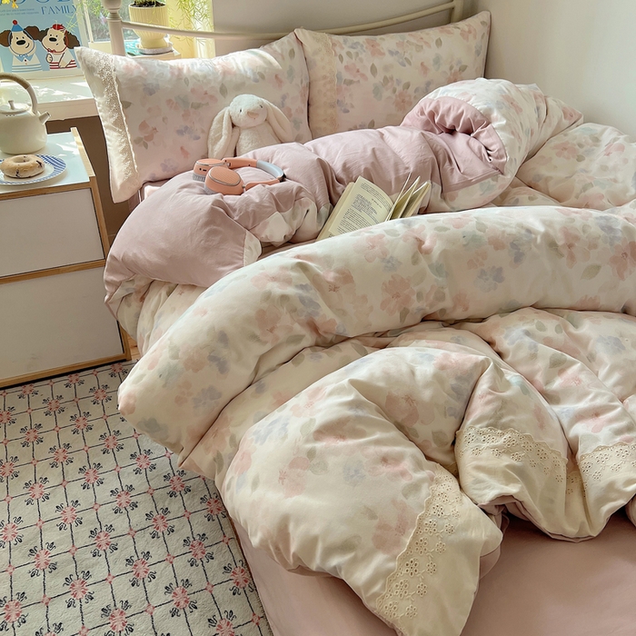 91家纺网 家纺一手货源 找家纺 慕澄家纺 2026新款双层纱针织棉蕾丝花边四件套 粉蓝油画