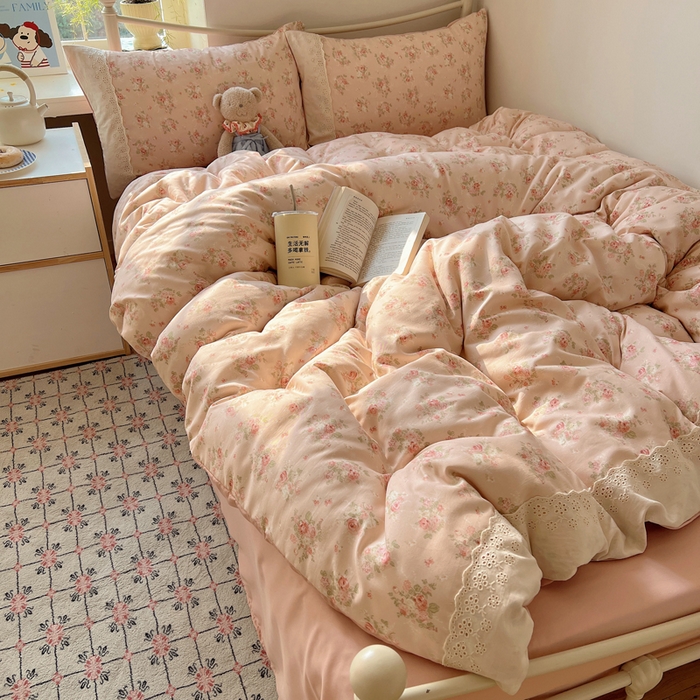 91家纺网 家纺一手货源 找家纺 慕澄家纺 2026新款双层纱针织棉蕾丝花边四件套 粉色花园