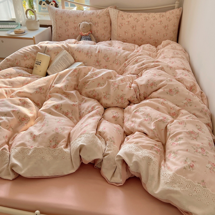 91家纺网 家纺一手货源 找家纺 慕澄家纺 2026新款双层纱针织棉蕾丝花边四件套 粉色花园