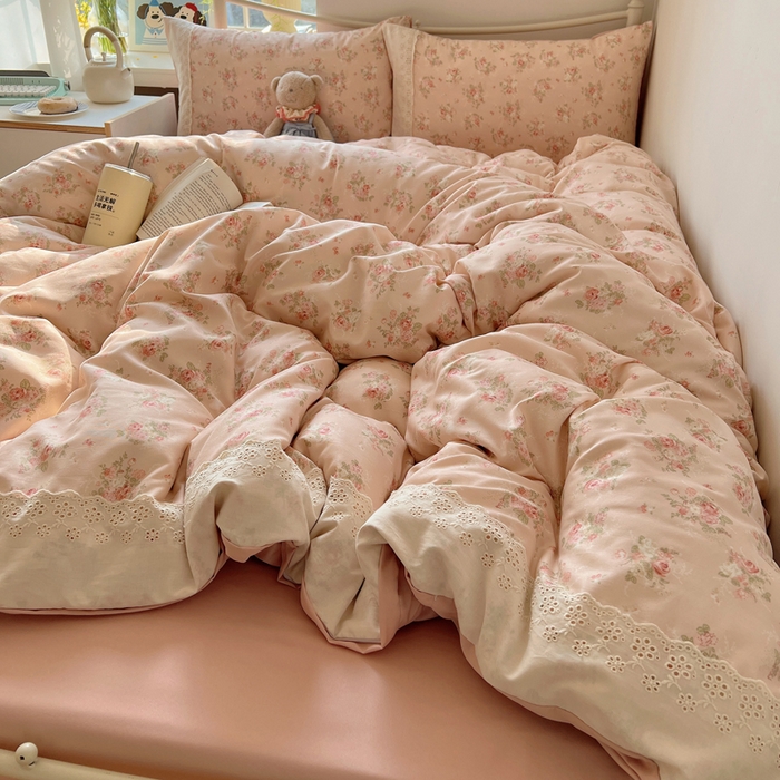 91家纺网 家纺一手货源 找家纺 慕澄家纺 2026新款双层纱针织棉蕾丝花边四件套 粉色花园