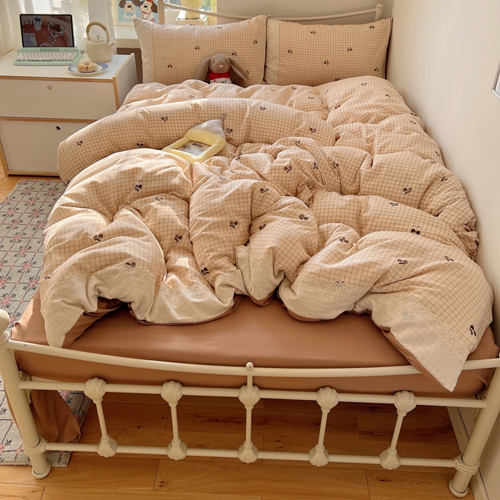 91家纺网 家纺一手货源 找家纺 慕澄家纺 2026新款双层纱针织棉蕾丝花边四件套 格子樱桃