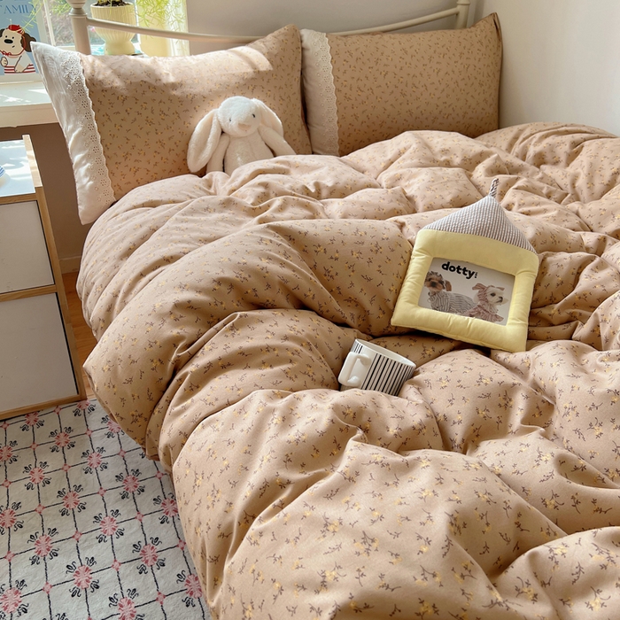 91家纺网 家纺一手货源 找家纺 慕澄家纺 2026新款双层纱针织棉蕾丝花边四件套 咖系小花