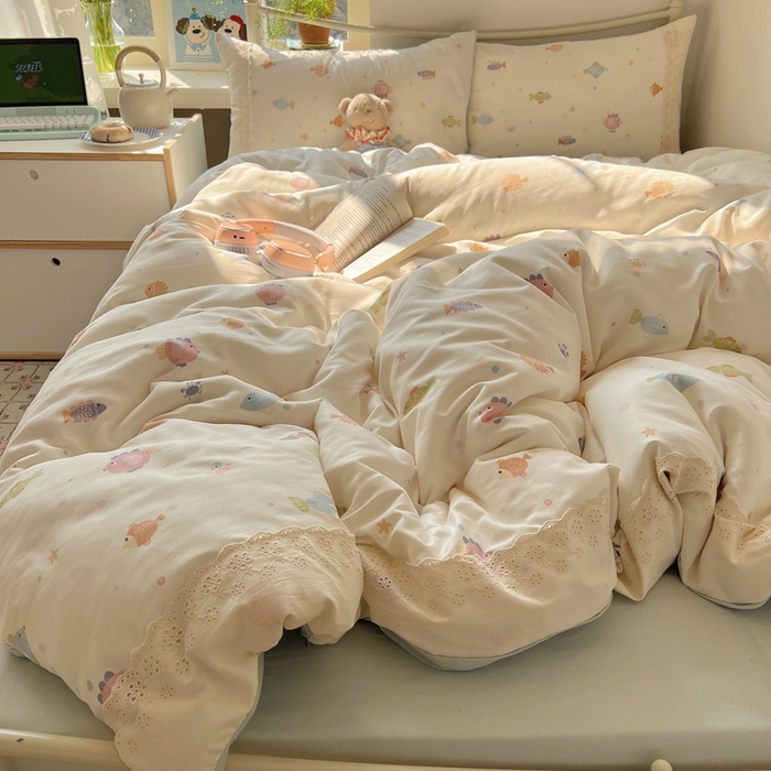 91家纺网 家纺一手货源 找家纺 慕澄家纺 2026新款双层纱针织棉蕾丝花边四件套 小鱼吐泡泡