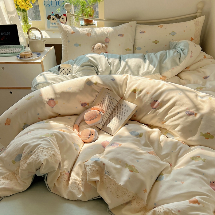 91家纺网 家纺一手货源 找家纺 慕澄家纺 2026新款双层纱针织棉蕾丝花边四件套 小鱼吐泡泡