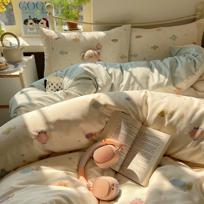 91家纺网 家纺一手货源 找家纺 慕澄家纺 2026新款双层纱针织棉蕾丝花边四件套 小鱼吐泡泡