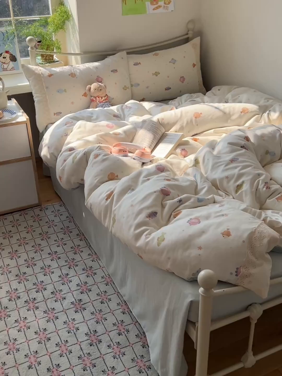 91家纺网 家纺一手货源 找家纺 慕澄家纺 2026新款双层纱针织棉蕾丝花边四件套 小鱼吐泡泡