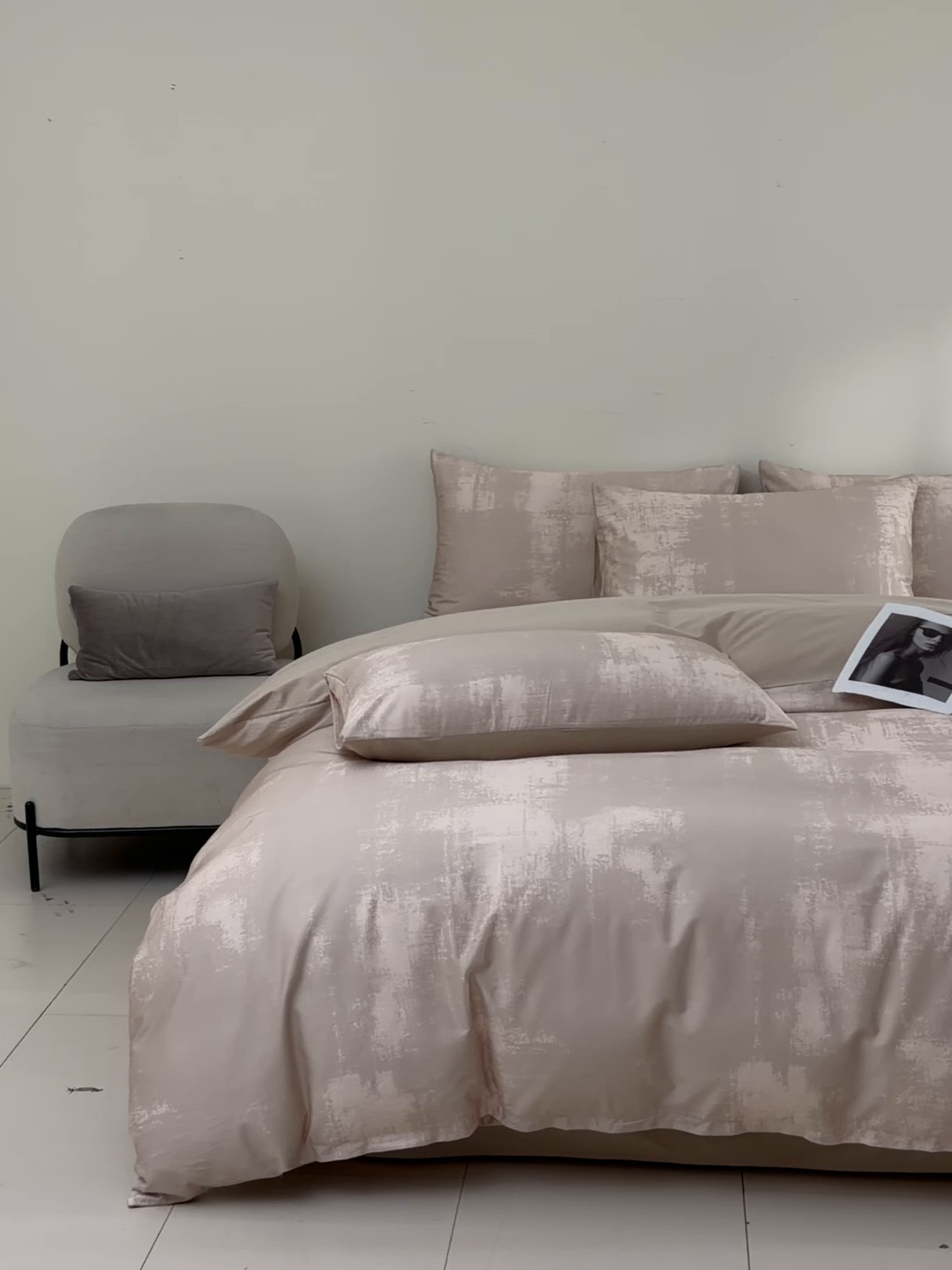 91家纺网 家纺一手货源 找家纺 （总）【控价】新方向 2026年 男士数码印花50s双股全棉纯棉贡缎长绒棉四件套-涂鸦日记