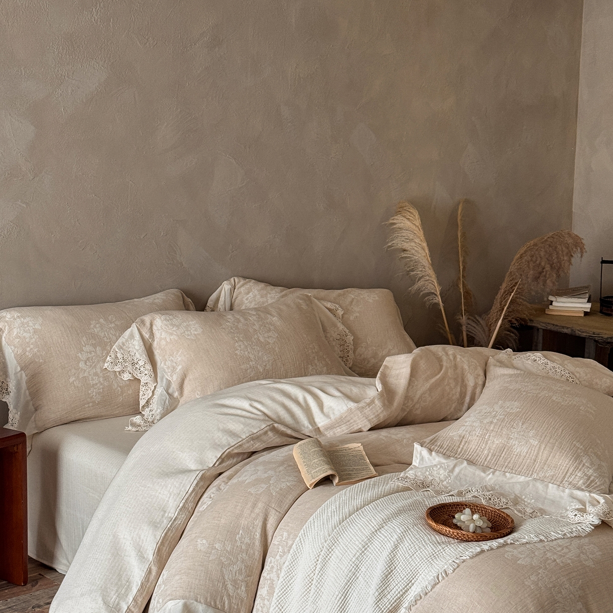 91家纺网 家纺一手货源 找家纺 （总）爱丽丝 2026新品色织提花棉麻四件套-花海甜梦花边款