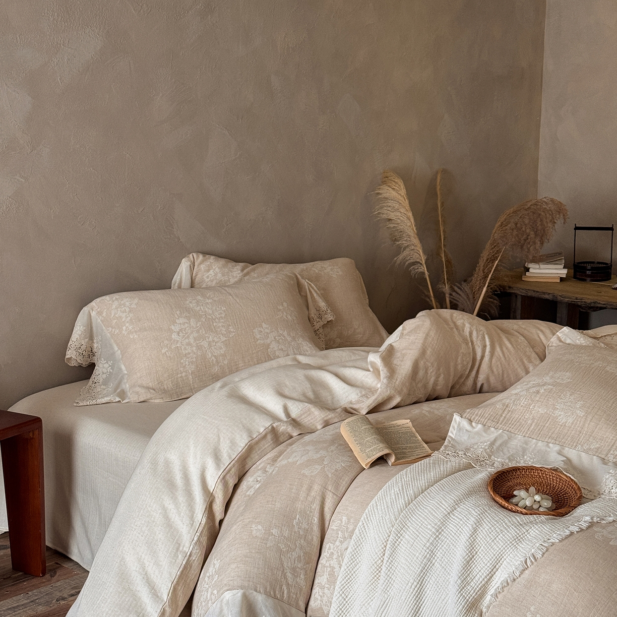 91家纺网 家纺一手货源 找家纺 （总）爱丽丝 2026新品色织提花棉麻四件套-花海甜梦花边款