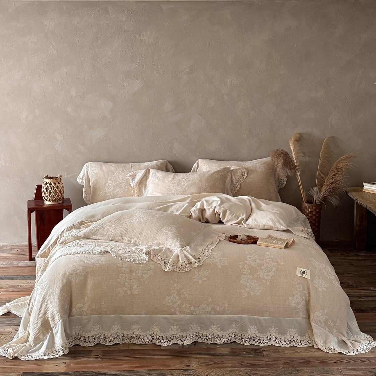 91家纺网 家纺一手货源 找家纺 （总）爱丽丝 2026新品色织提花棉麻四件套-花海甜梦花边款