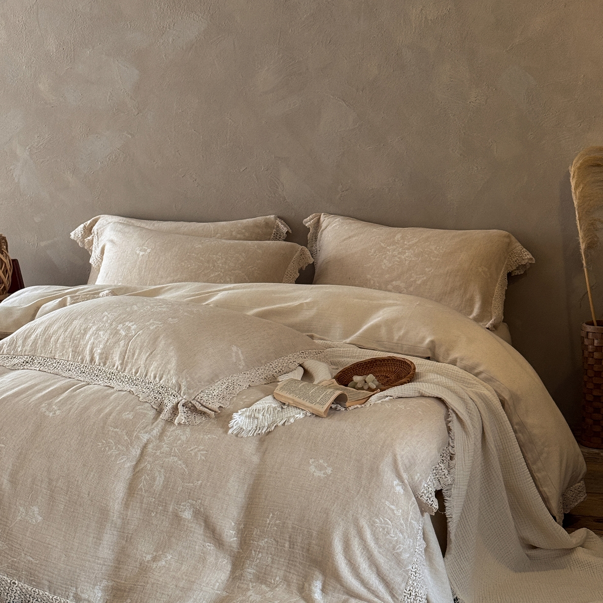 91家纺网 家纺一手货源 找家纺 （总）爱丽丝 2026新品色织提花棉麻四件套-木兮花边款