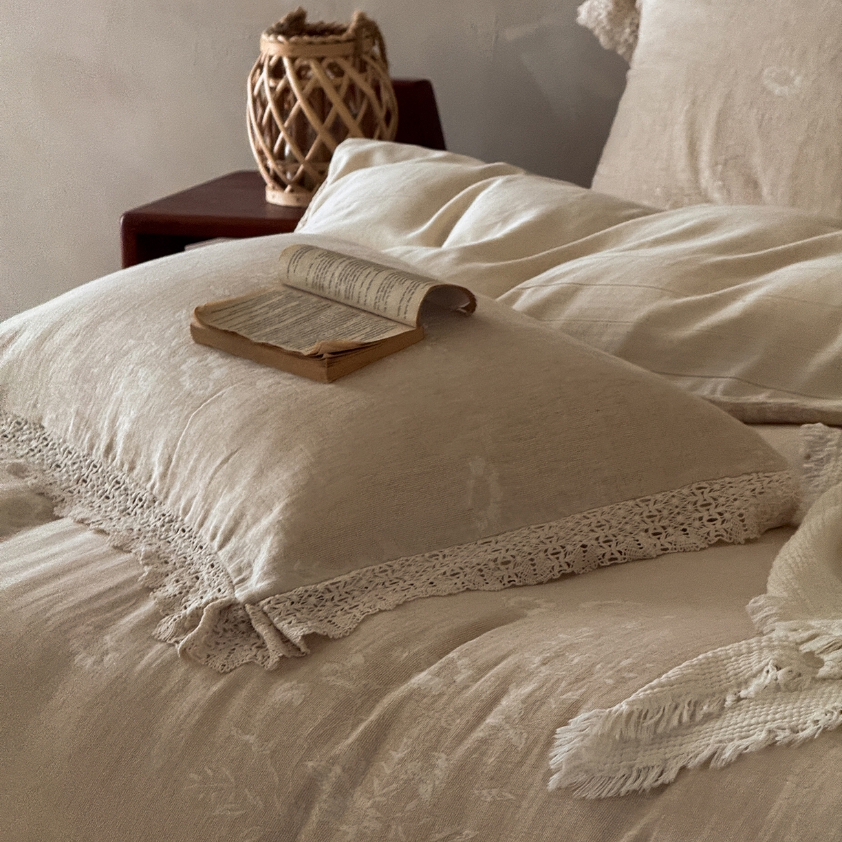 91家纺网 家纺一手货源 找家纺 （总）爱丽丝 2026新品色织提花棉麻四件套-木兮花边款