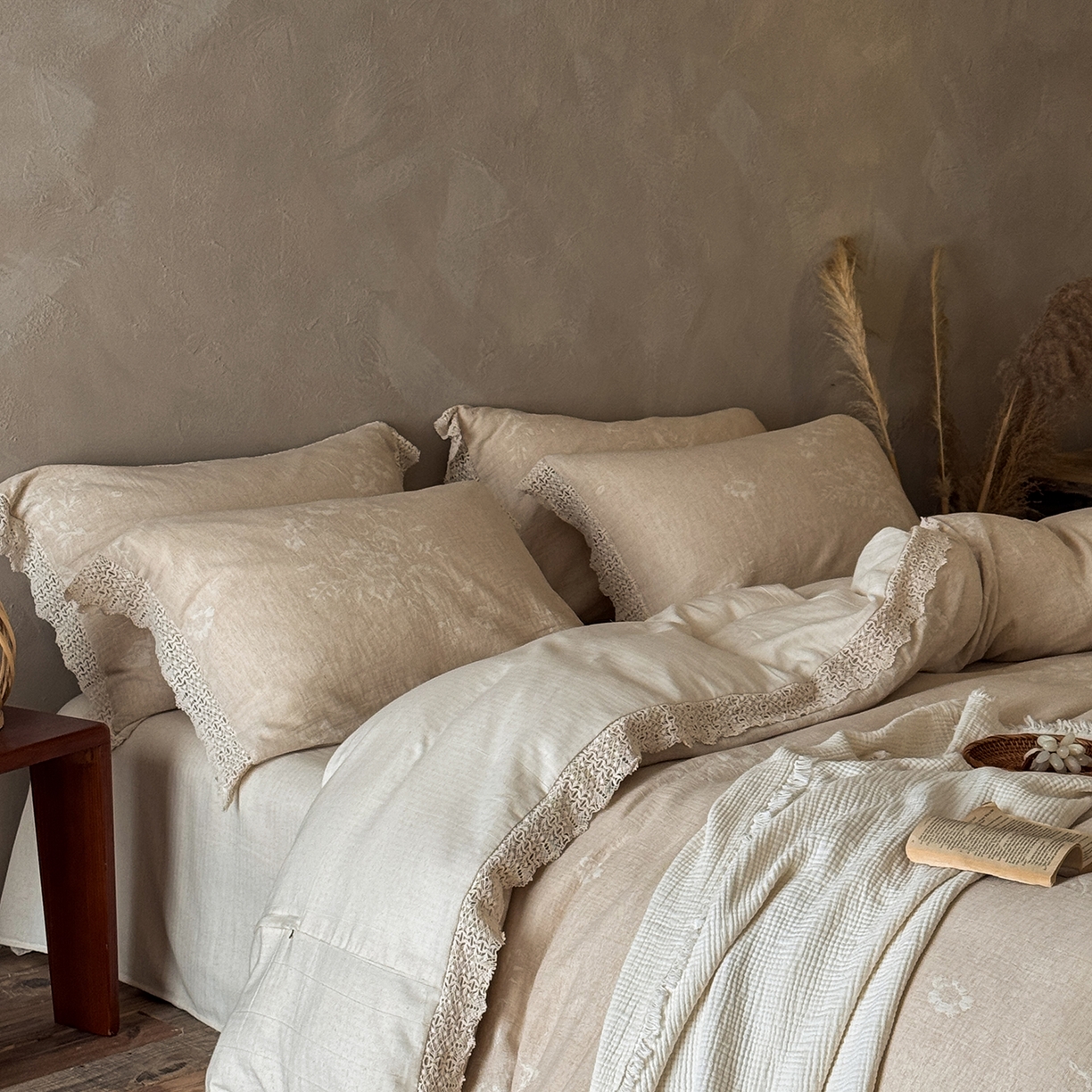 91家纺网 家纺一手货源 找家纺 （总）爱丽丝 2026新品色织提花棉麻四件套-木兮花边款