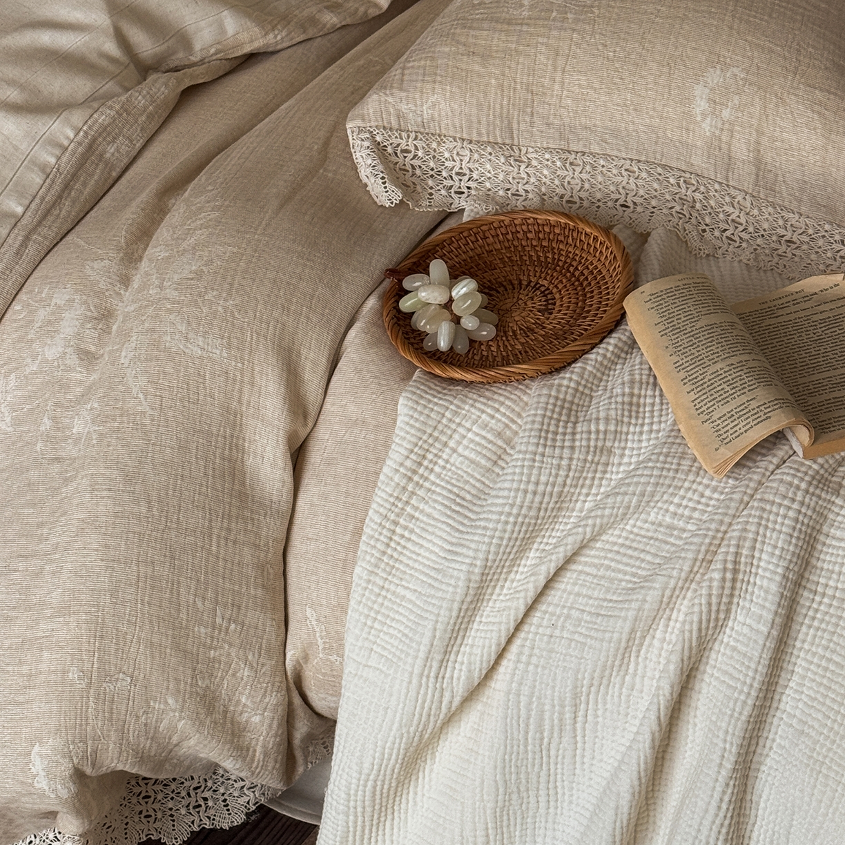 91家纺网 家纺一手货源 找家纺 （总）爱丽丝 2026新品色织提花棉麻四件套-木兮花边款