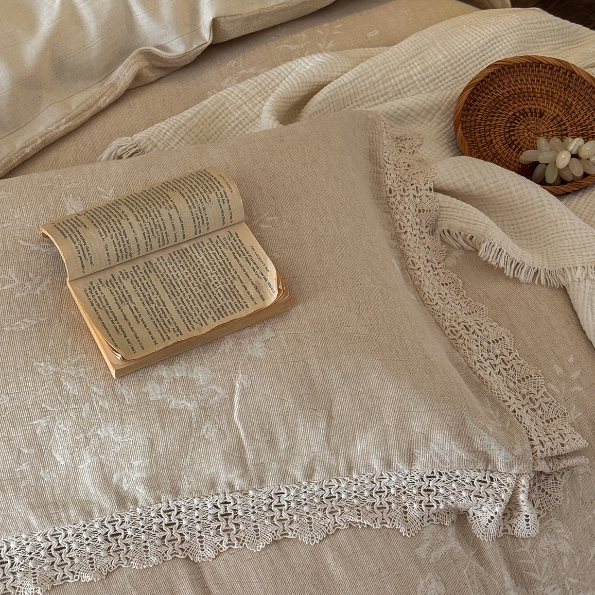 91家纺网 家纺一手货源 找家纺 （总）爱丽丝 2026新品色织提花棉麻四件套-木兮花边款