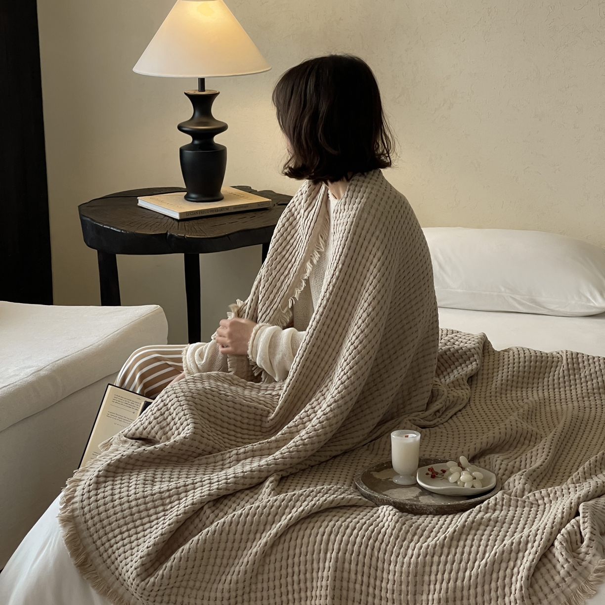 91家纺网 家纺一手货源 找家纺 例外 2026春夏新款华夫格流苏毯毯子多功能盖毯（会员-5） 奶咖