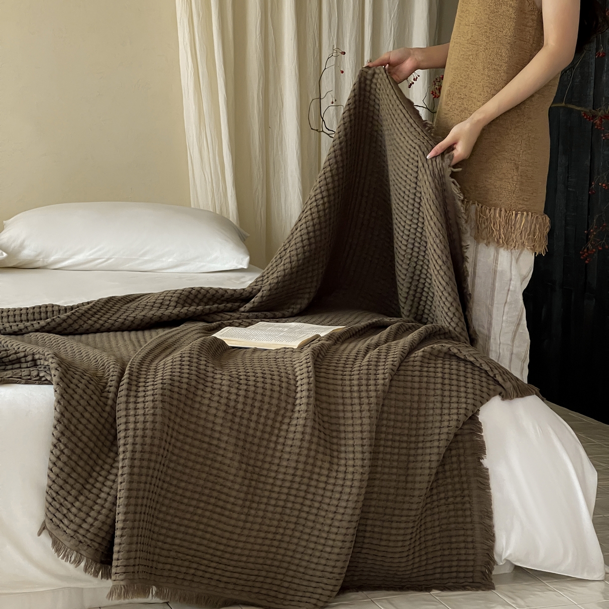 91家纺网 家纺一手货源 找家纺 例外 2026春夏新款华夫格流苏毯毯子多功能盖毯（会员-5） 可可棕