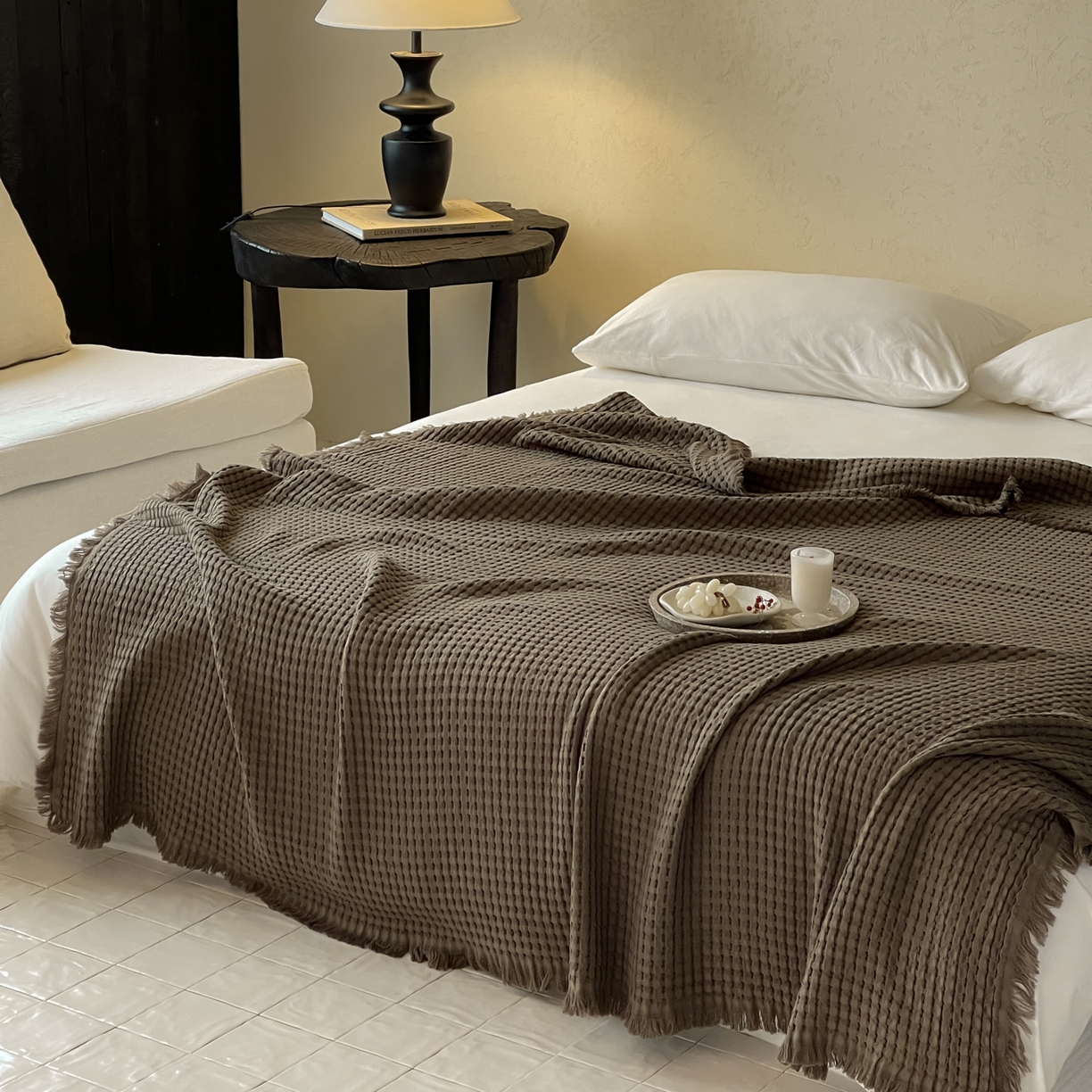 91家纺网 家纺一手货源 找家纺 例外 2026春夏新款华夫格流苏毯毯子多功能盖毯（会员-5） 可可棕